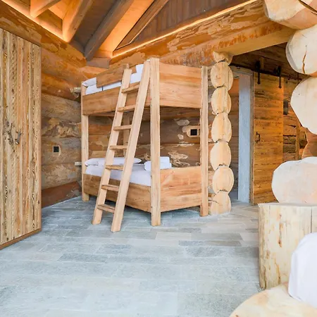 לינה וארוחת בוקר Legno Antico 3*