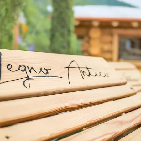 לינה וארוחת בוקר Legno Antico 3*